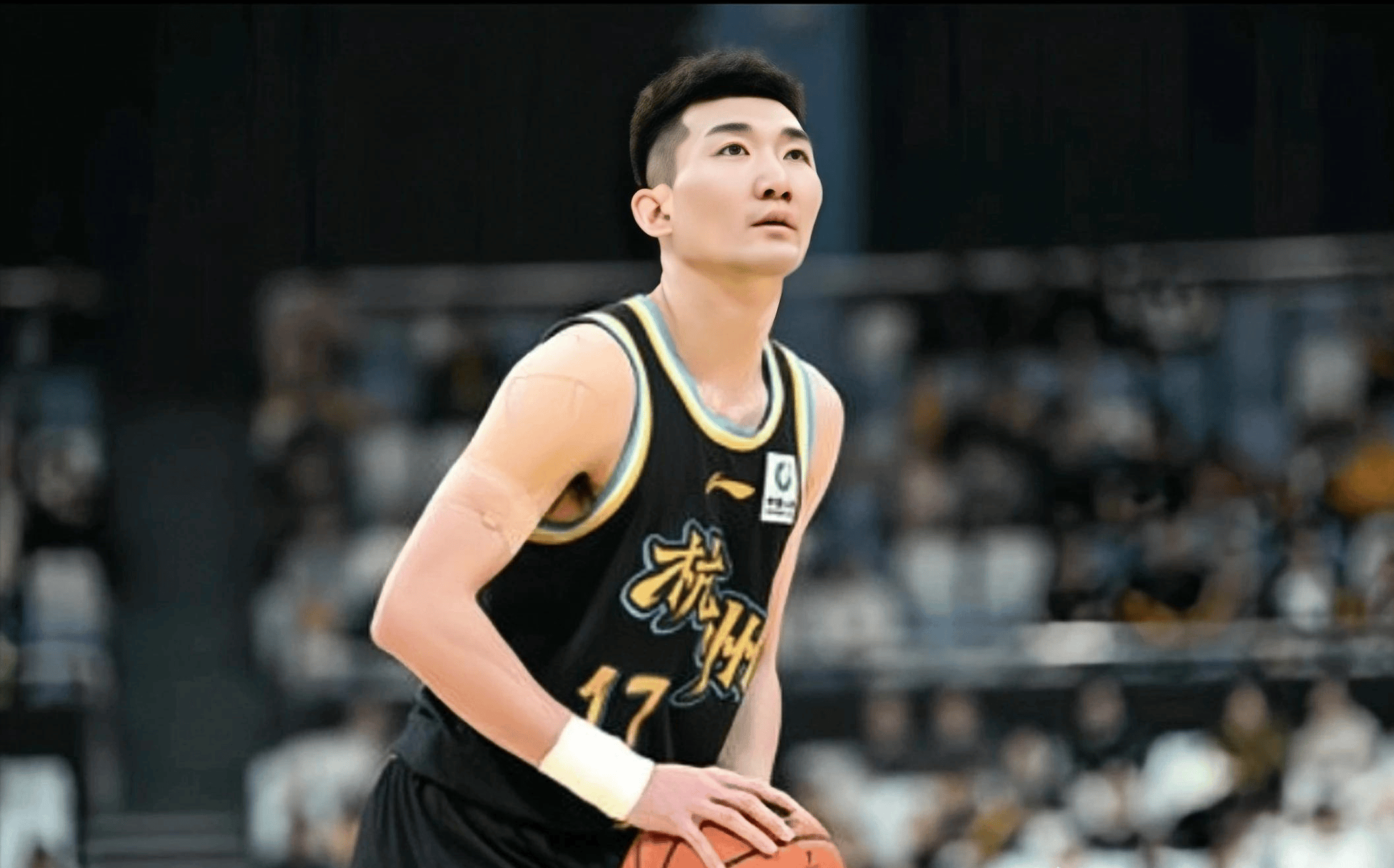 包含成都蓉城迎CBA常规赛关键赛，赛后主帅复盘，引发热议，球队文化再被提及的词条-官方授权英雄联盟竞猜